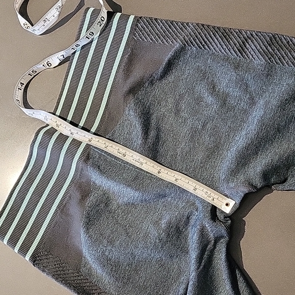 Fabletics Legging - Picture 8 of 8